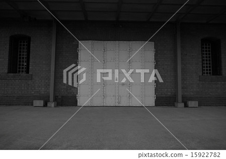 An unopened door 15922782