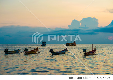 Beautiful sunset with boat at Koh Tao Beautiful sunset with boat at Koh Tao 15923896