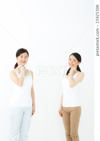 Skin care · Parent and child 15925306