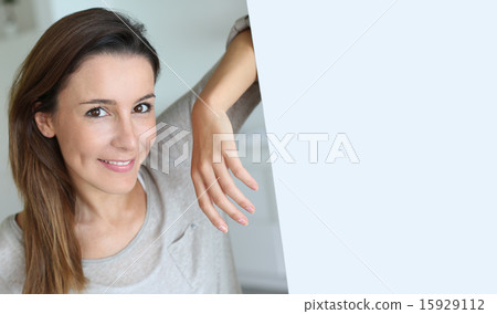 15929112