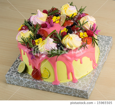 Cake woth meringue Cake woth meringue 15965505