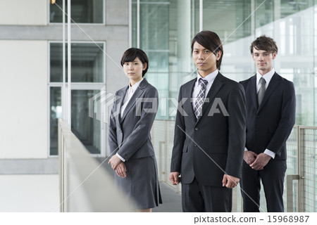 人數眾多的企業 15968987