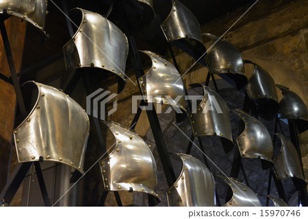Medieval British armor collection (one wall of the stomach) 15970746