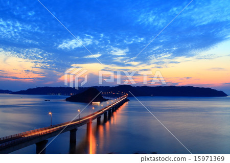 Kakushima Ohashi橋樑的夜視圖 15971369