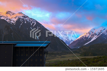 Mount Cook in Morning Twilight Mount Cook in Morning Twilight 15971695
