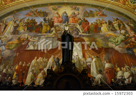 完美解放之家（梵蒂岡博物館）之間的瑪麗雕像 15972303