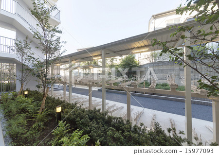 公寓公寓的自行車停車場的兩階段自行車架 15977093