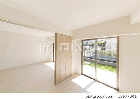 大廈西式圖像1f簡單無家具私人花園可用建築實例 15977301