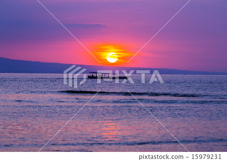 Boat on sunset Boat on sunset 15979231