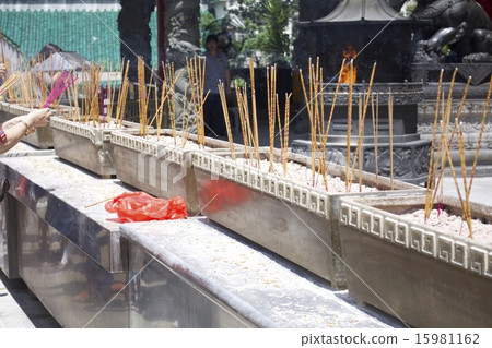 Huang Daisen 15981162