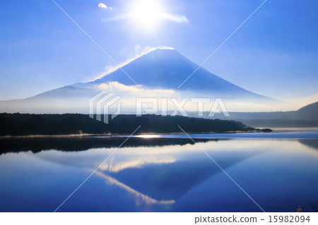 Desiring Fuji from Lake Motosu (morning) 15982094