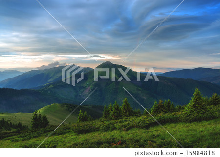 mountain 15984818