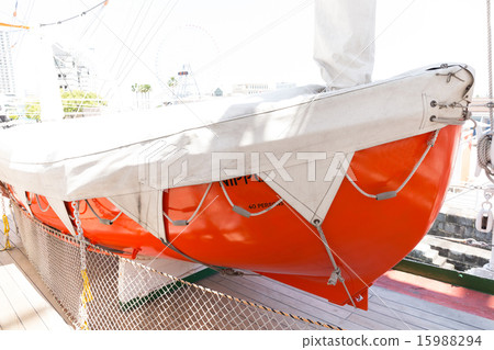 船的救生艇 15988294