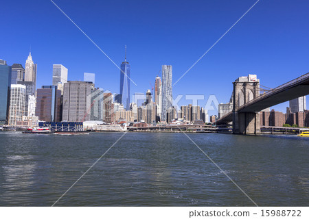 布魯克林大橋和摩天大樓 布魯克林大橋和摩天大樓 15988722