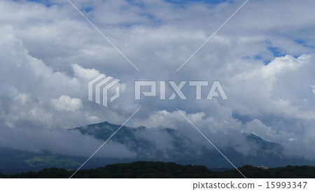 Adachi Tarama Mountain covered with clouds 15993347