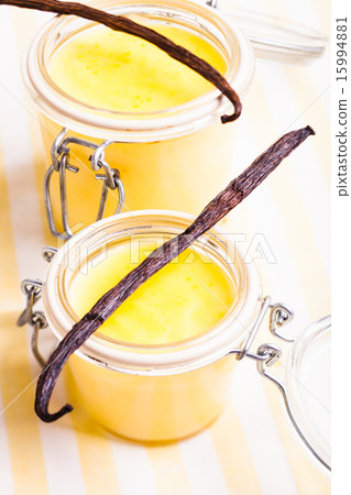 Vanilla custard Vanilla custard 15994881