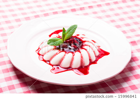 Panna cotta 15996841