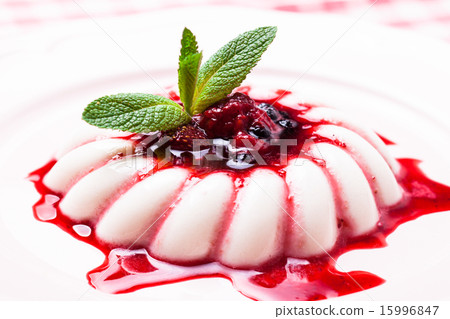 Panna cotta 15996847