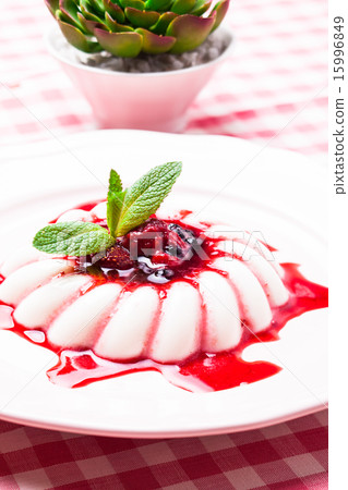 Panna cotta 15996849