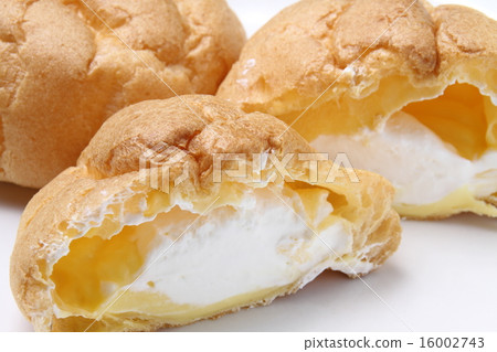 Cream puff 16002743