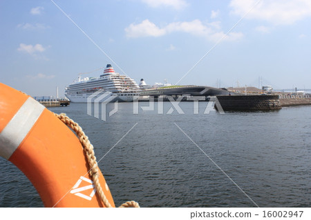 Cruise ship Cruise ship 16002947
