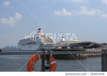 Cruise ship Cruise ship 16002949