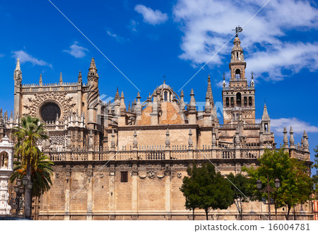 Cathedral La Giralda at Sevilla Spain 16004781