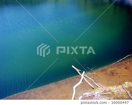 水的一側大壩 16008447