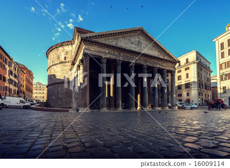 Pantheon in Rome, Italy 16009114
