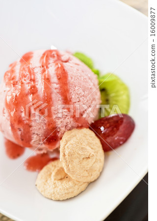 Fruit ice cream Fruit ice cream 16009877