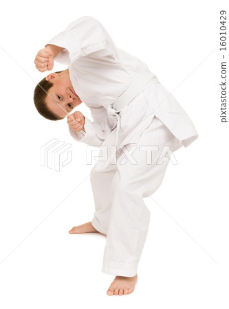 boy in white kimono posing 16010429