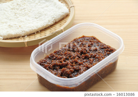 Soy sauce koji 16013086