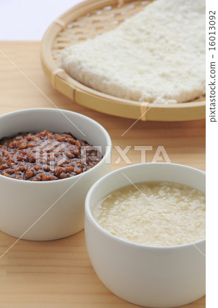 鹽曲和醬油曲 鹽曲和醬油曲 16013092