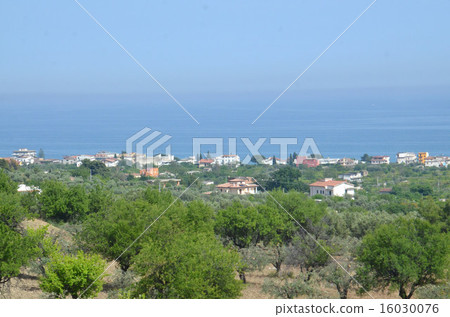 A town along the Taranto Bay in Basilicata in the arch of the Italian Peninsula 16030076
