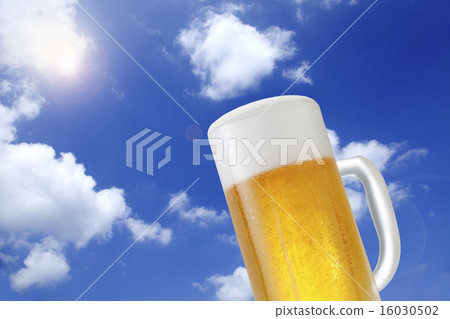 Draft beer under the blue sky 16030502