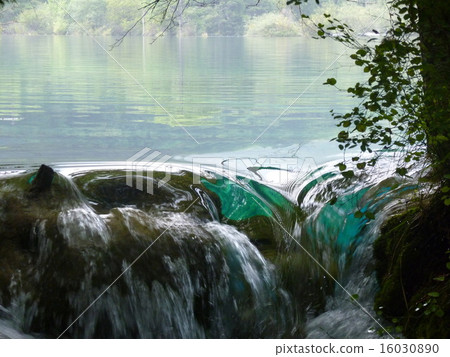 世界遺產九寨溝溢水 世界遺產九寨溝溢水 16030890