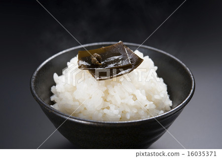 Tsukudani of kelp and rice Tsukudani of kelp and rice 16035371
