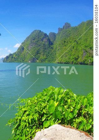 james bond island 16038104