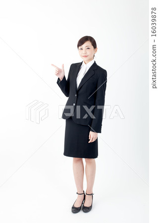 Suit business woman (pointing) 16039878
