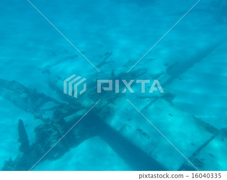 Zero warfare in the sea 16040335