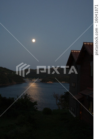 Oki Island is Mid-autumn Moon 16041871