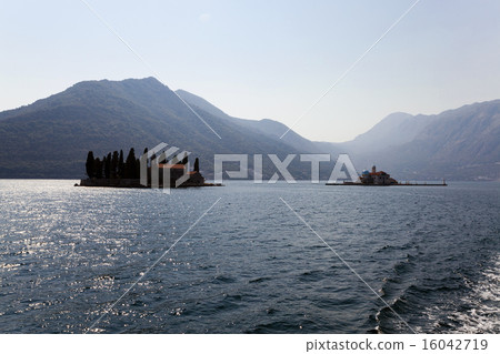 Montenegro Montenegro 16042719