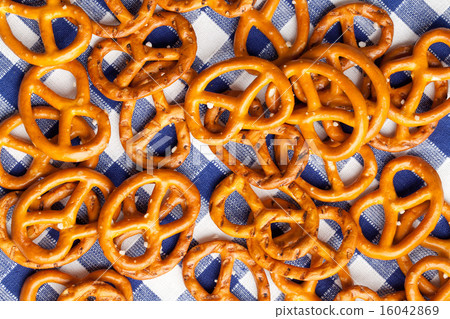baked pretzels baked pretzels 16042869