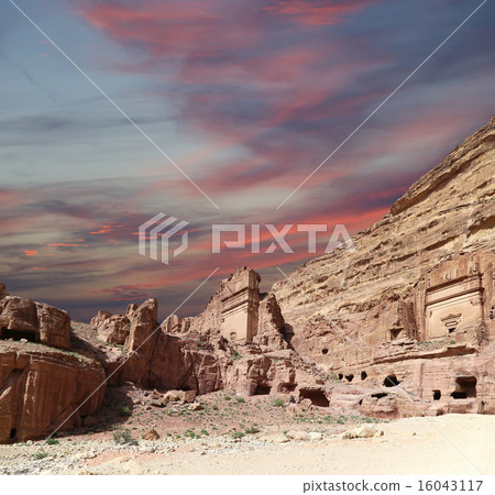 Petra, Jordan-- it is a symbol of Jordan Petra, Jordan-- it is a symbol of Jordan 16043117