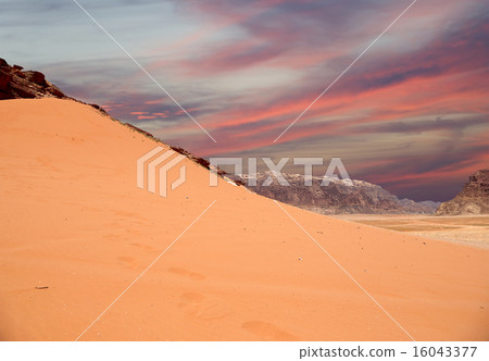 Wadi Rum Desert, Jordan 16043377