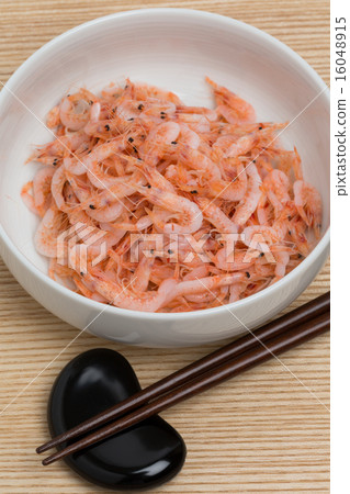 Sakura shrimp with fried potatoes Sakura shrimp with fried potatoes 16048915