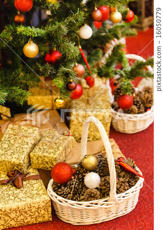 Christmas tree Christmas tree 16050779