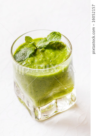 green smoothie green smoothie 16052157