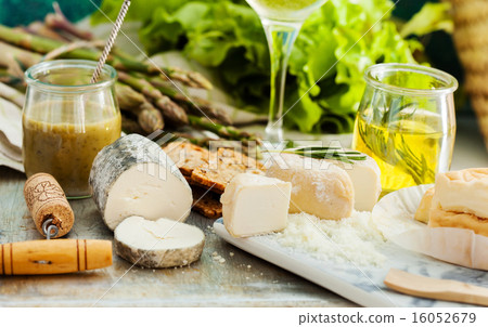 Assorted Cheese Plate with vegetables Assorted Cheese Plate with vegetables 16052679