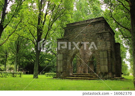 Monument at military cemetery in Goerlitz, Germany 16062370